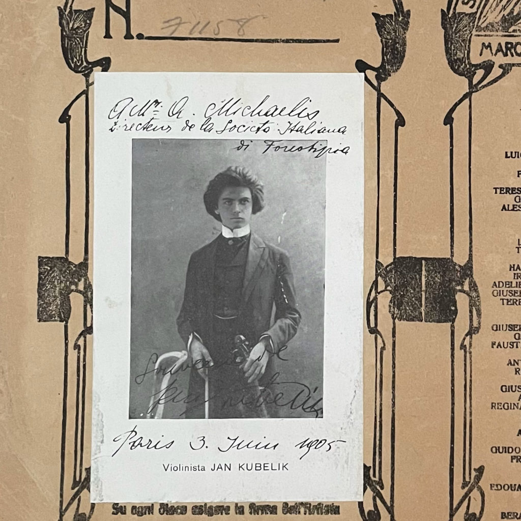 レコードジャケットの拡大画像 ...ヤン クベリークの自署